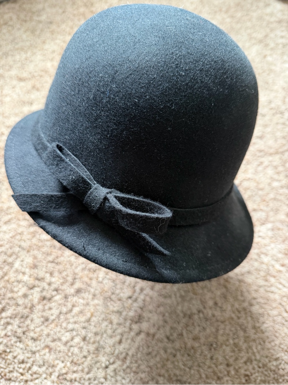 Sakkas Black Wool Felt Bow Accent Cloche Hat